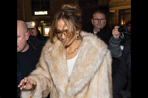 Jennifer Lopez shines in Messika at Paris Couture Week.